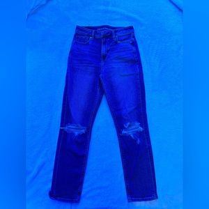Never Worn size 4 Mom jeans AE